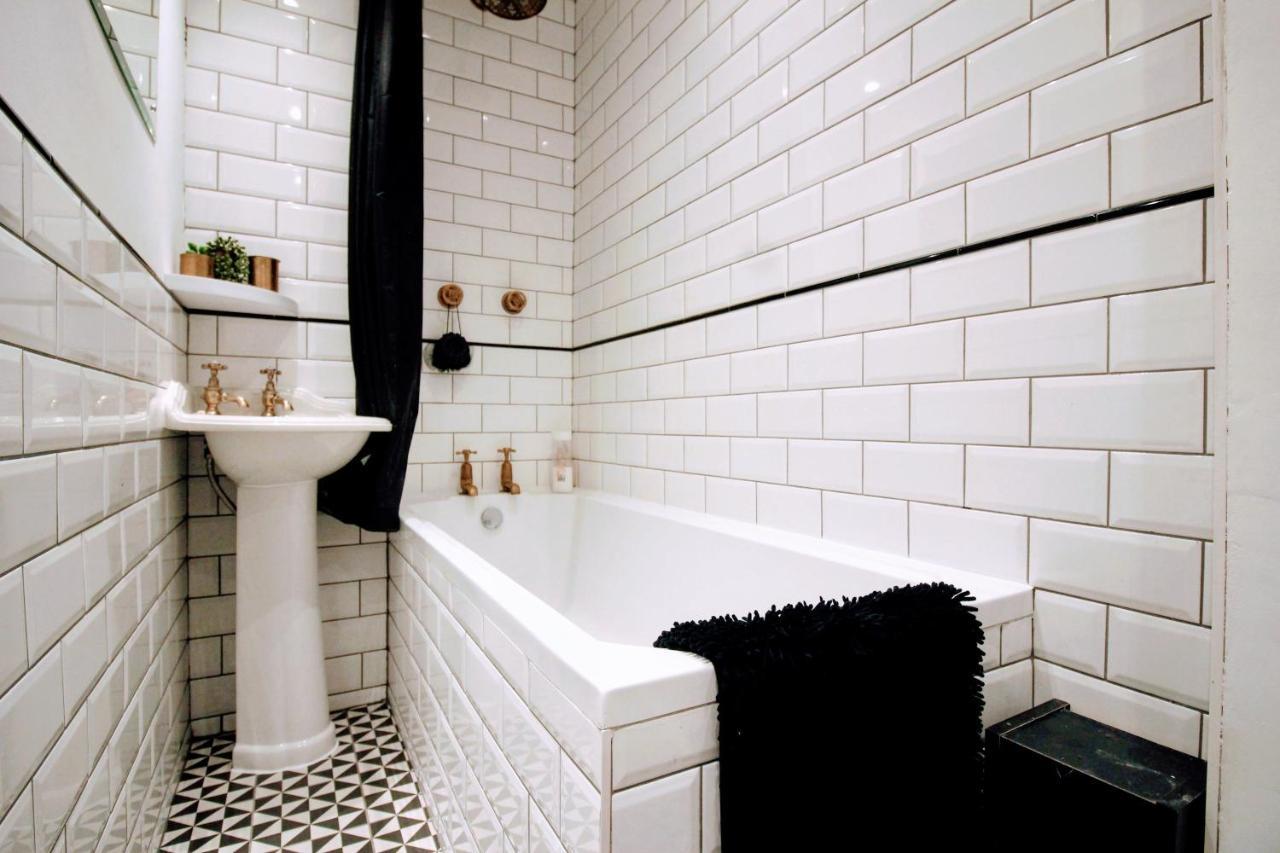 Traditional Victorian 2 Bed In Cobbled Street + Mod Cons - Full Home Londra Esterno foto